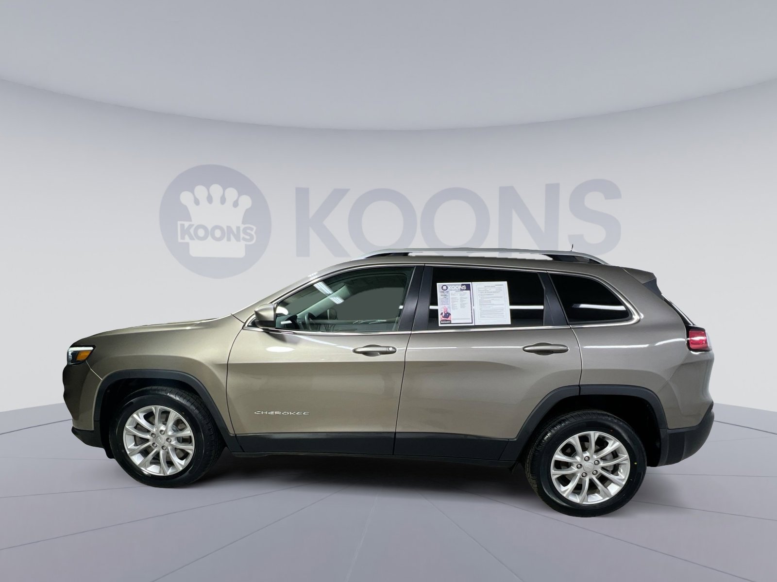 Used 2019 Jeep Cherokee Latitude w/ Popular Appearance Group image 8