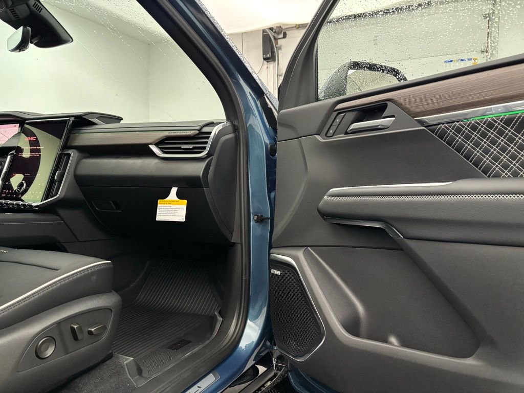 New 2026 GMC Acadia Denali w/ Super Cruise Package image 38