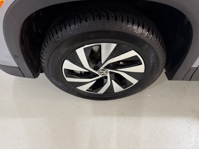 Certified 2025 Volkswagen Tiguan S AWD/4WD image 11