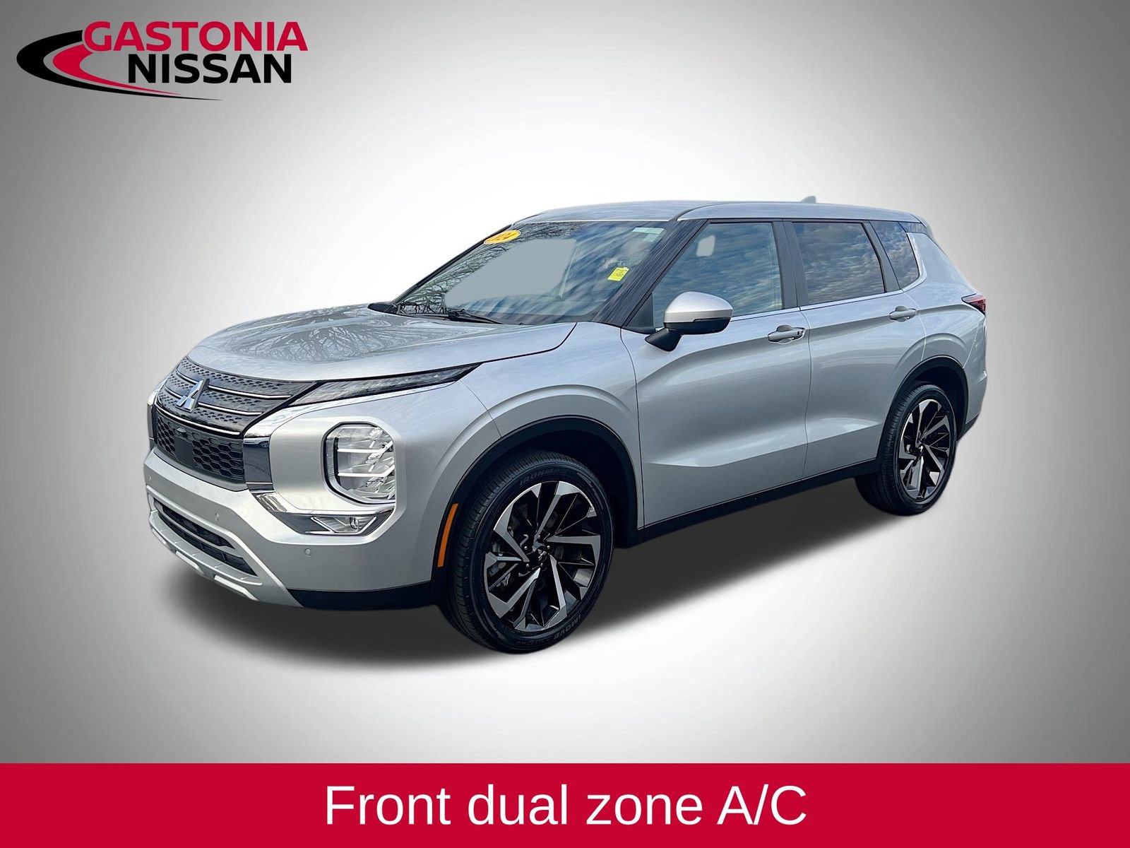 Used 2024 Mitsubishi Outlander SE video 3