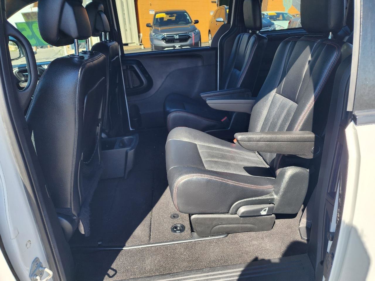 Used 2017 Dodge Grand Caravan GT FWD image 22