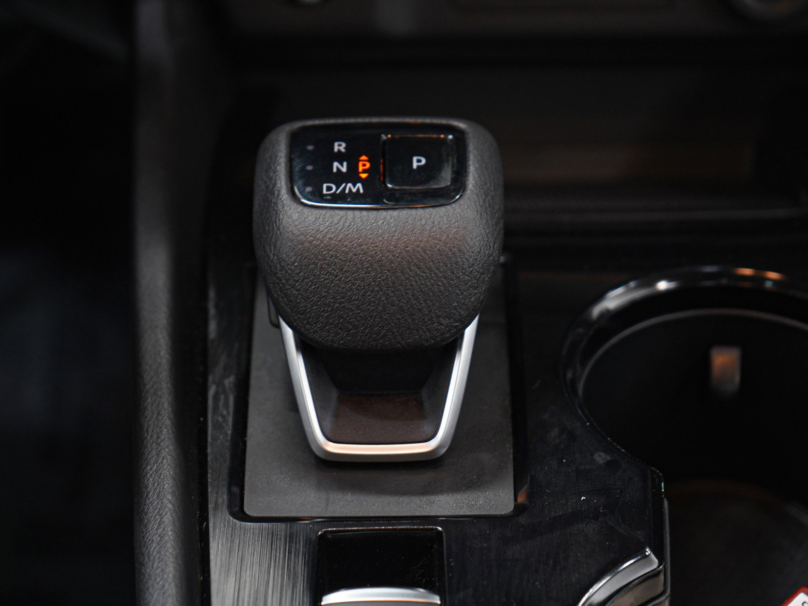 Used 2024 Nissan Rogue SV w/ SV Premium Package image 20