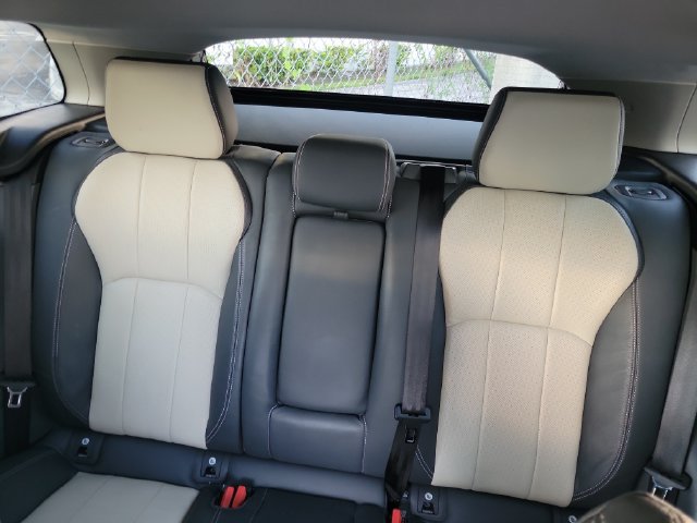 Used 2018 Land Rover Range Rover Evoque SE AWD/4WD image 10