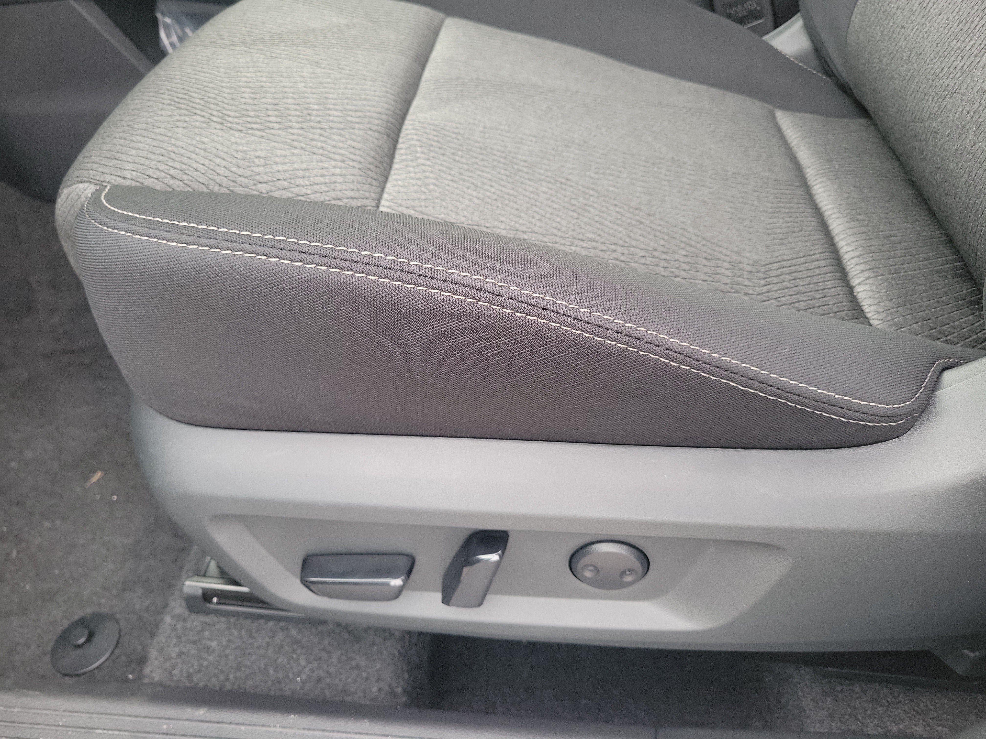 New 2027 Nissan Rogue SV FWD image 19