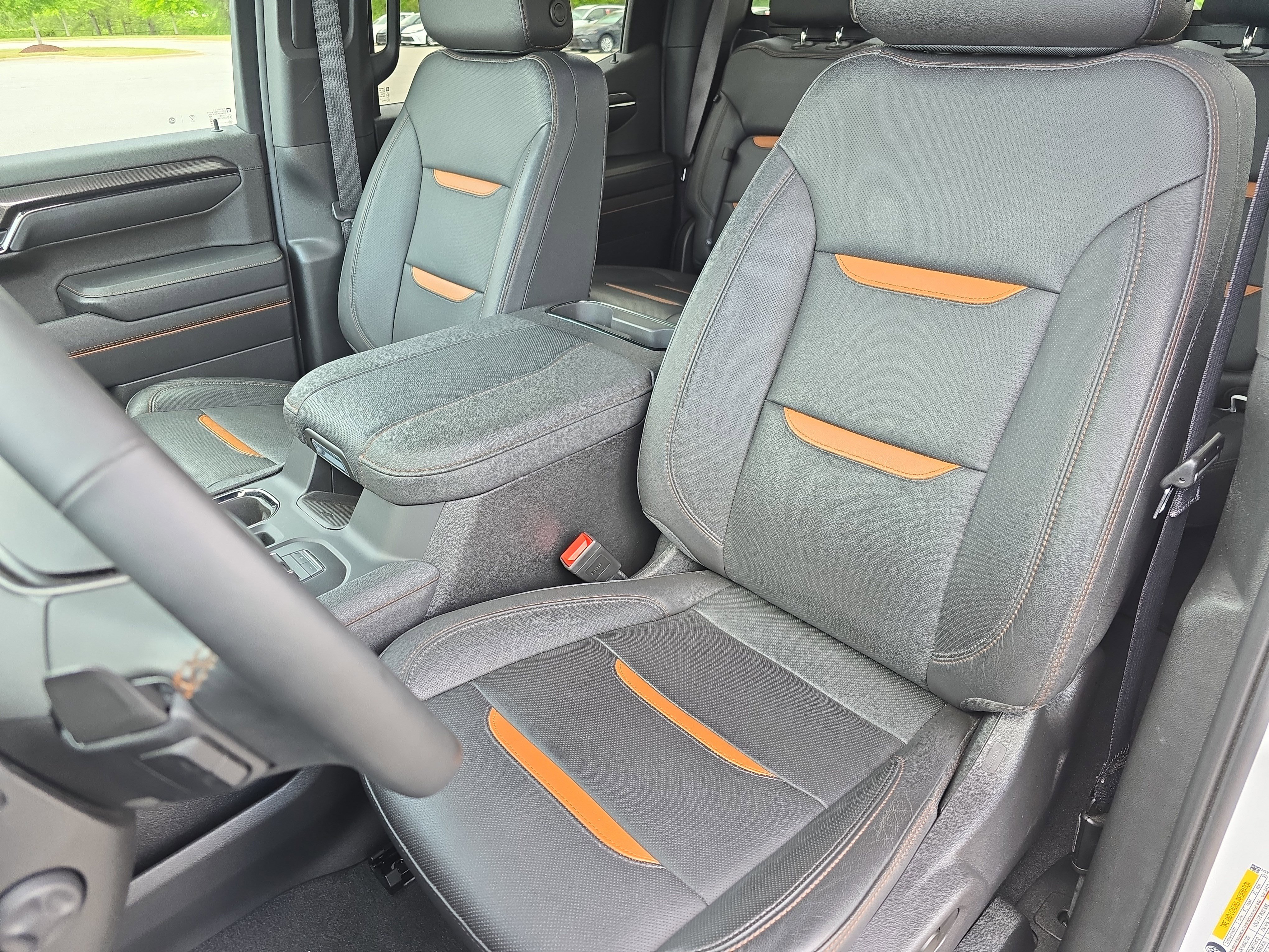 Used 2023 GMC Sierra 1500 AT4 w/ AT4 Premium Package AWD/4WD image 14