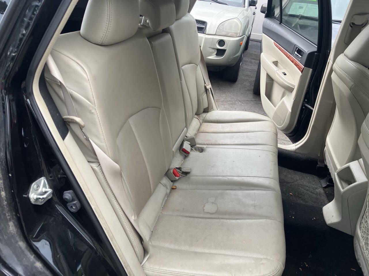 Used 2010 Subaru Outback 3.6R Limited AWD/4WD image 27