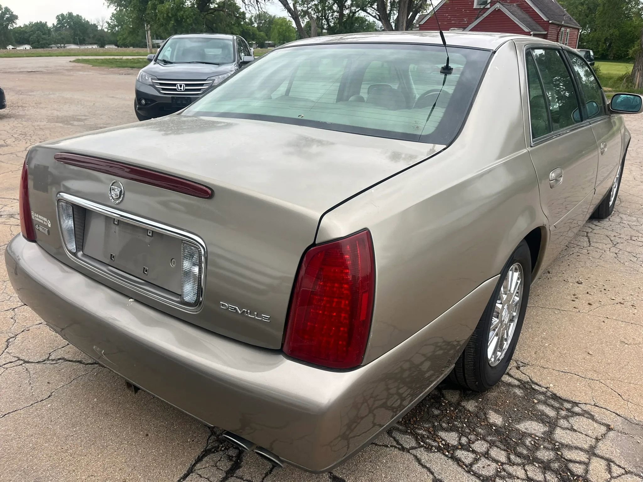 Used 2004 Cadillac De Ville FWD image 9