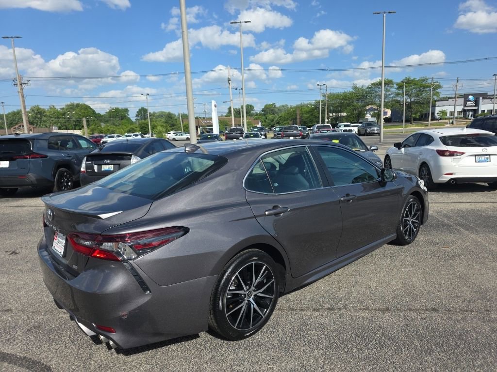 Used 2024 Toyota Camry SE w/ Cold Weather Package FWD image 5