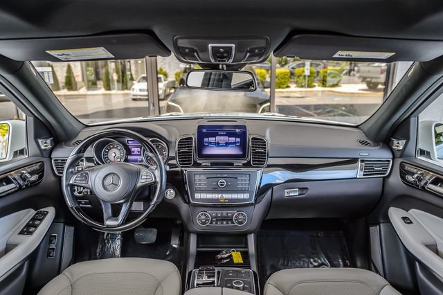 Used 2018 Mercedes-Benz GLS 550 4MATIC image 3