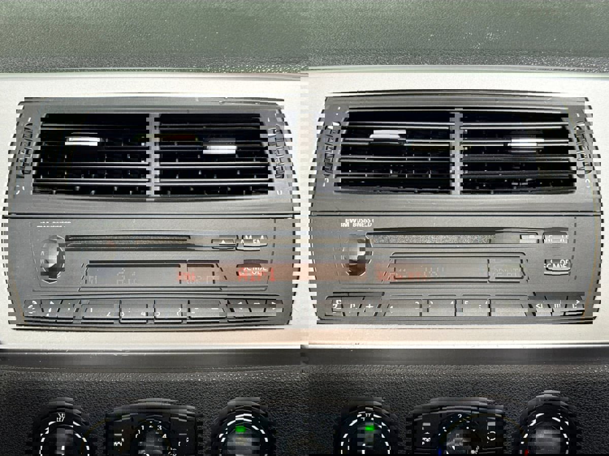 Used 2007 BMW Z4 3.0i image 14