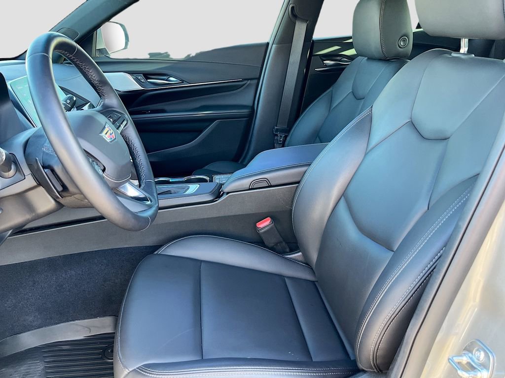 Used 2025 Cadillac CT4 Luxury image 21