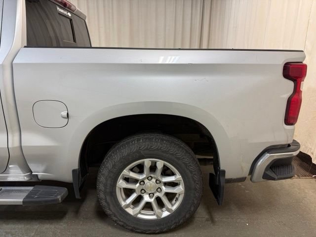 Used 2022 Chevrolet Silverado 1500 LT AWD/4WD image 11