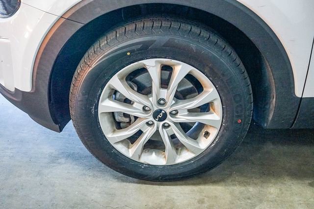 Certified 2022 Kia Telluride LX image 10