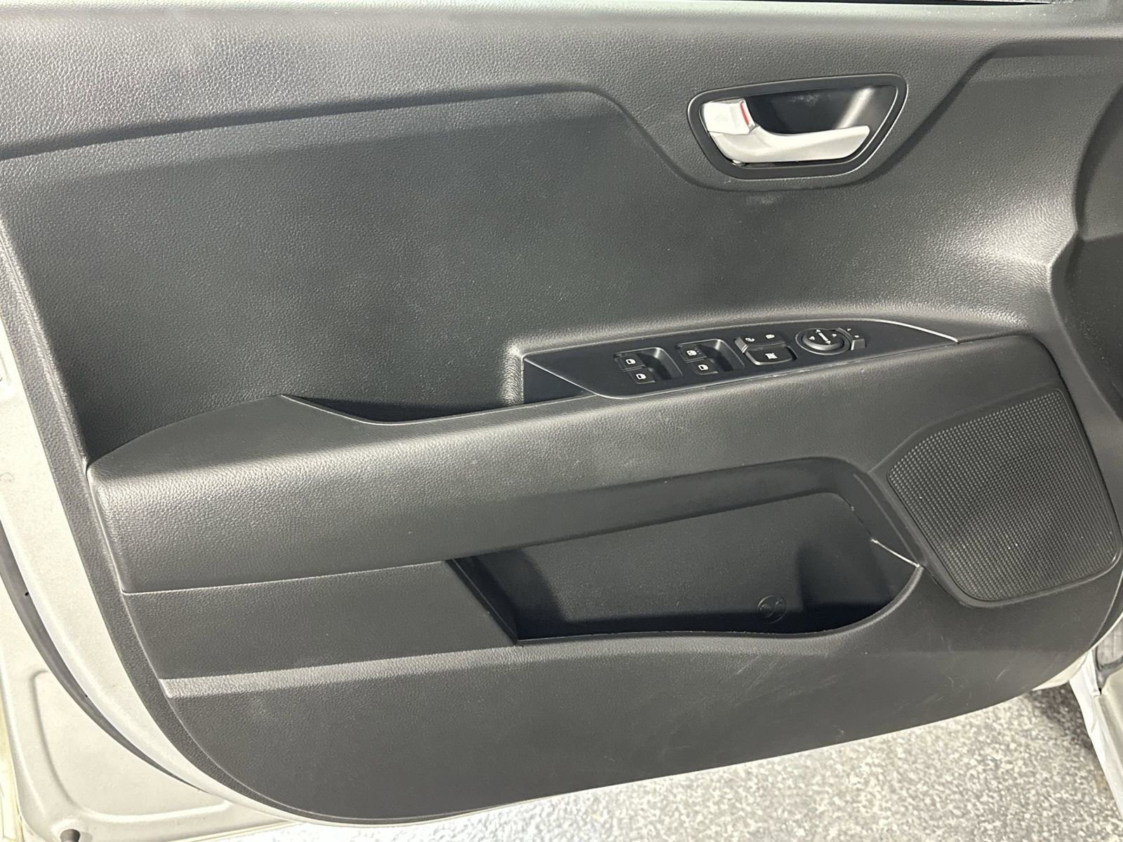 Used 2020 Kia Rio LX image 28