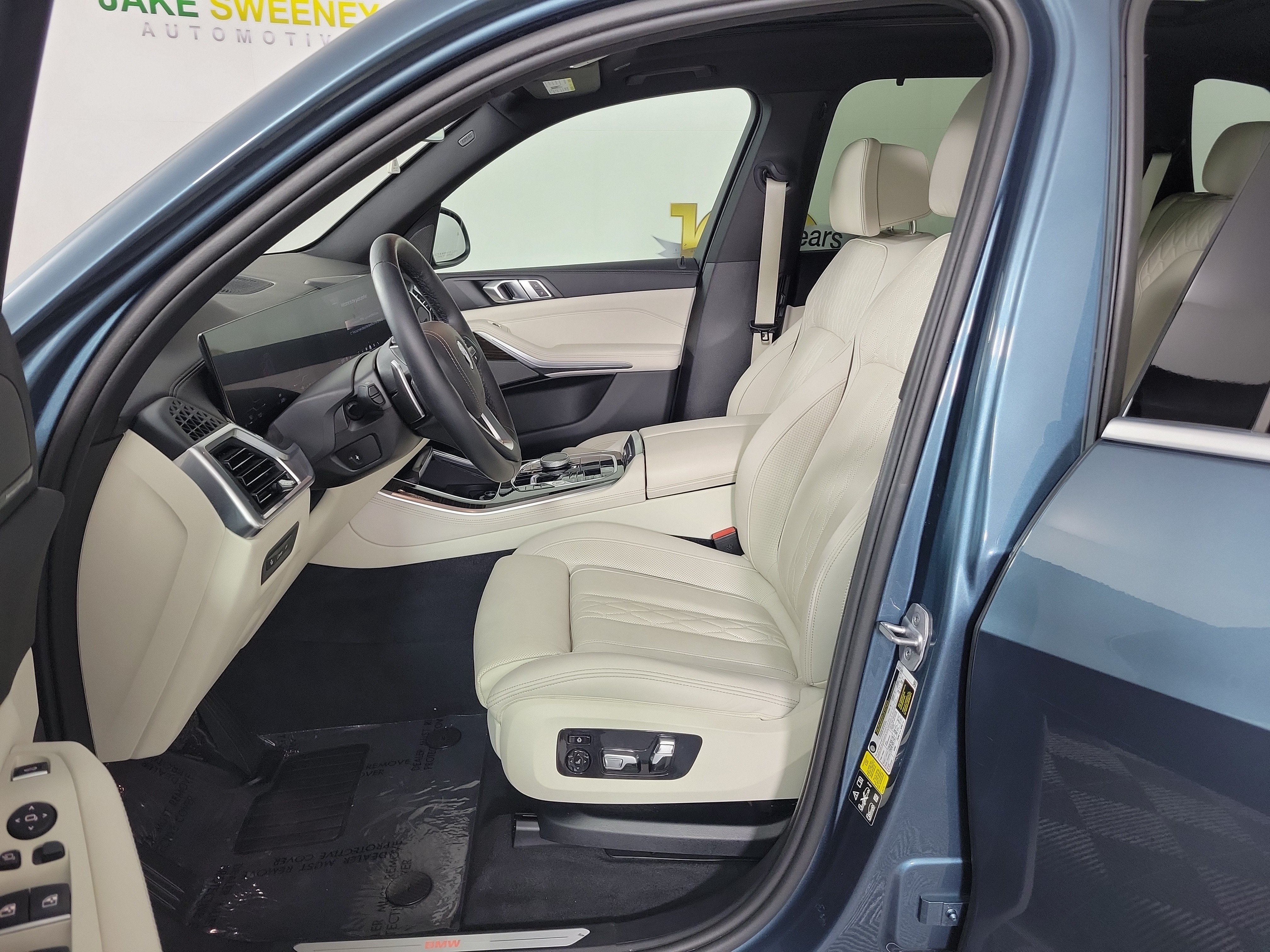 Certified 2024 BMW X5 xDrive40i w/ Premium Package AWD/4WD image 9