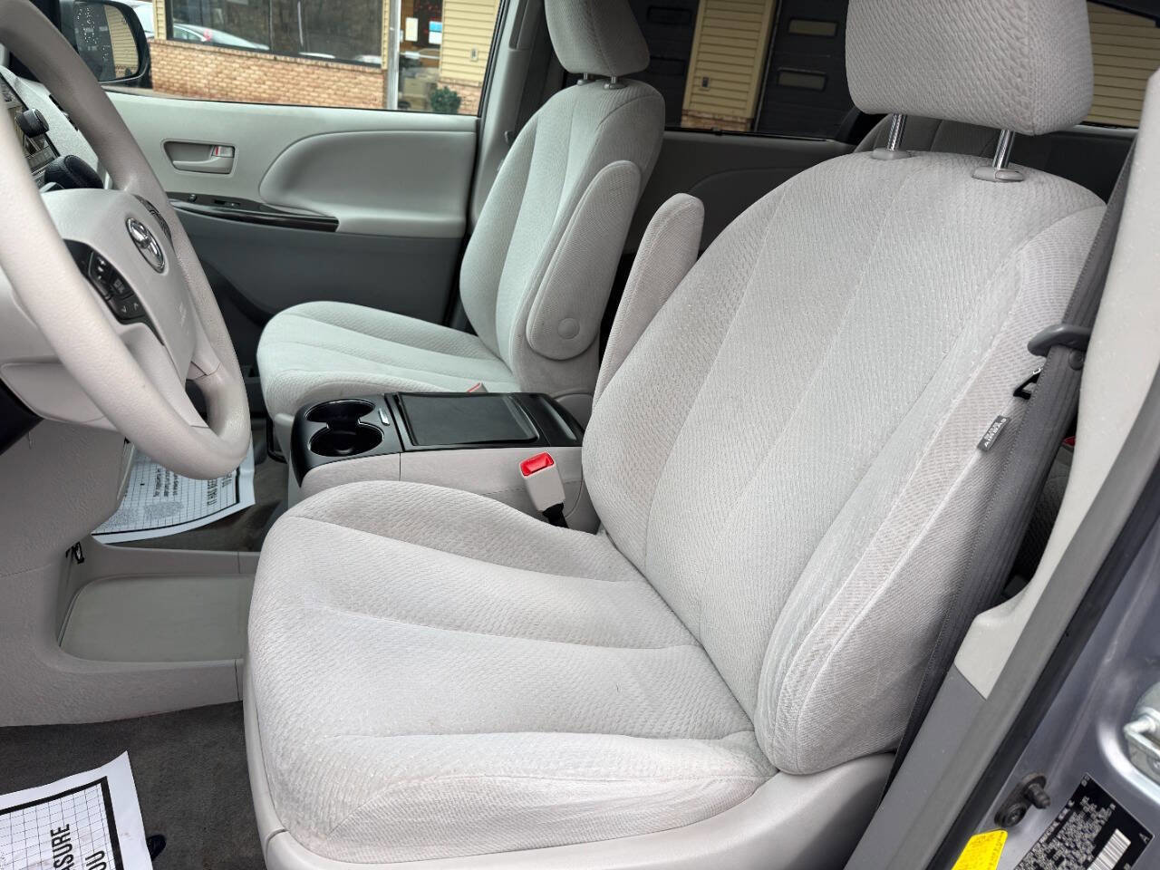 Used 2013 Toyota Sienna LE image 13