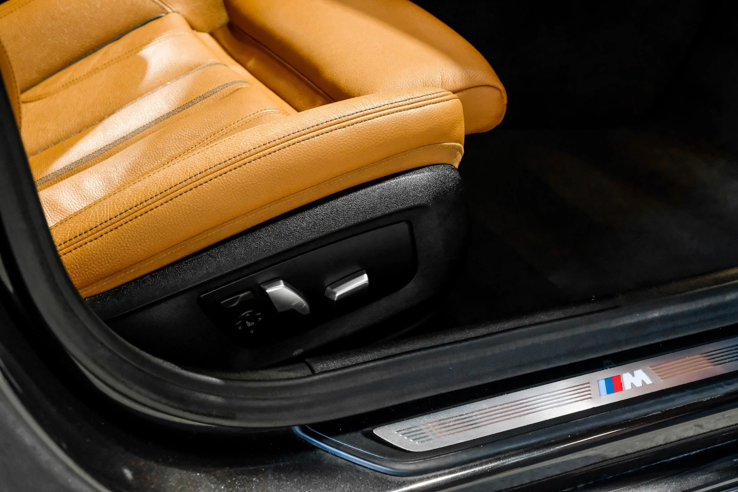 Used 2019 BMW 540i w/ M Sport Package RWD image 48