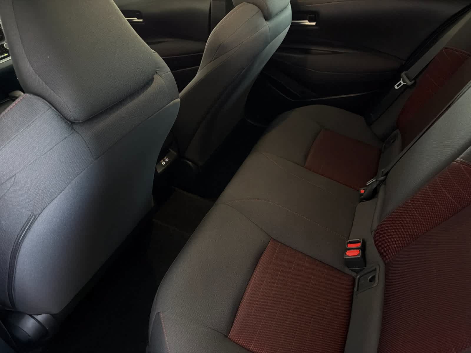 Used 2026 Toyota Corolla SE FWD image 4