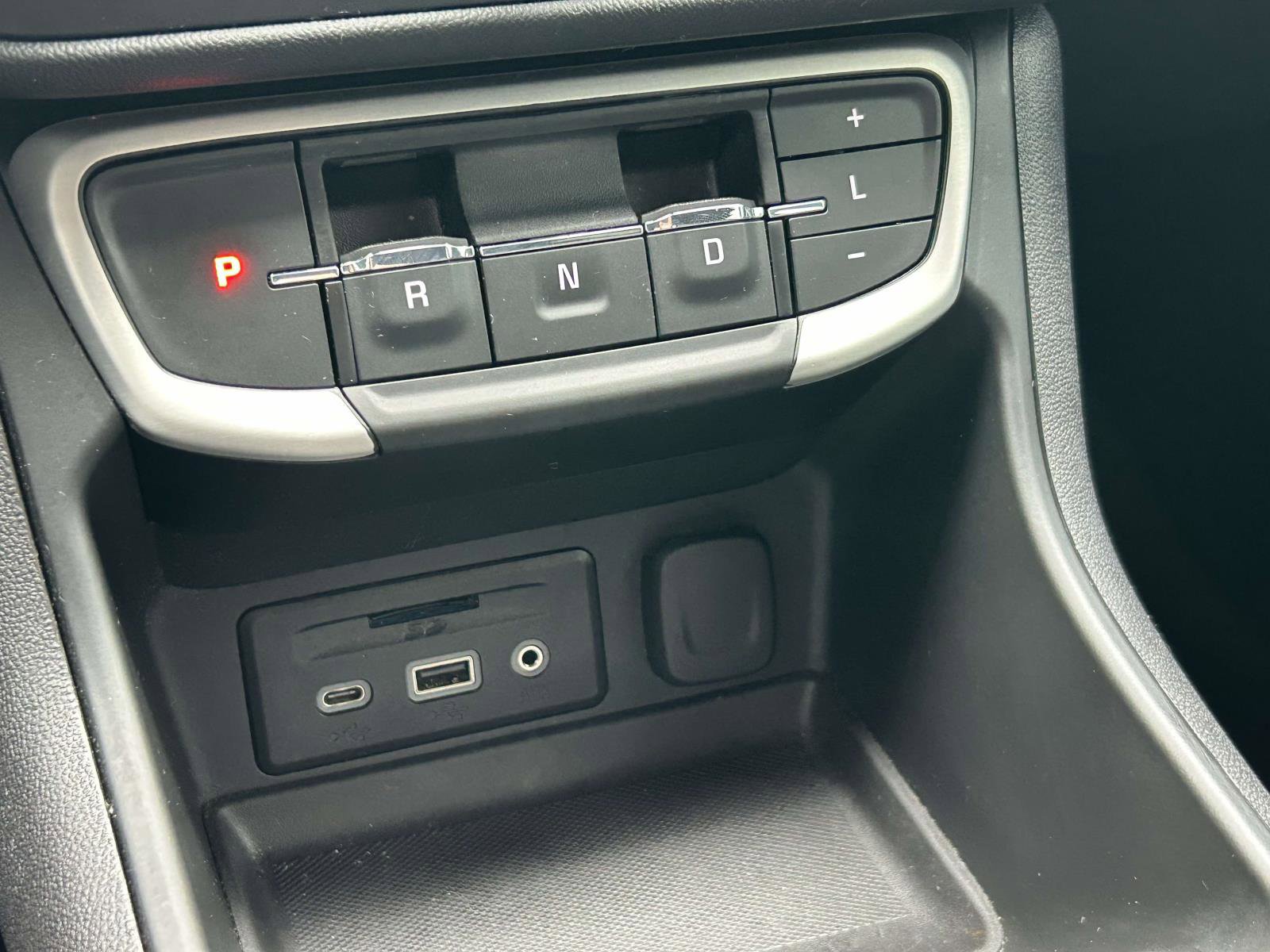 Used 2023 GMC Terrain SLT image 26