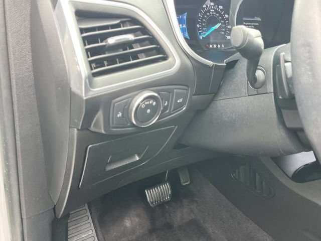 Used 2017 Ford Edge Titanium w/ Technology Package FWD image 36