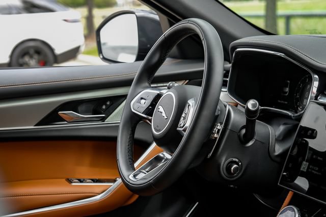 Used 2026 Jaguar F-PACE R-Dynamic S AWD/4WD image 18