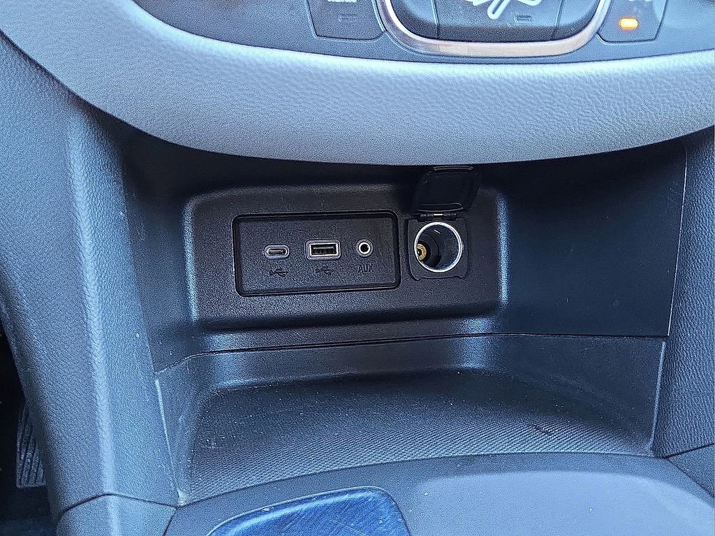 Used 2023 Chevrolet Equinox LT image 30