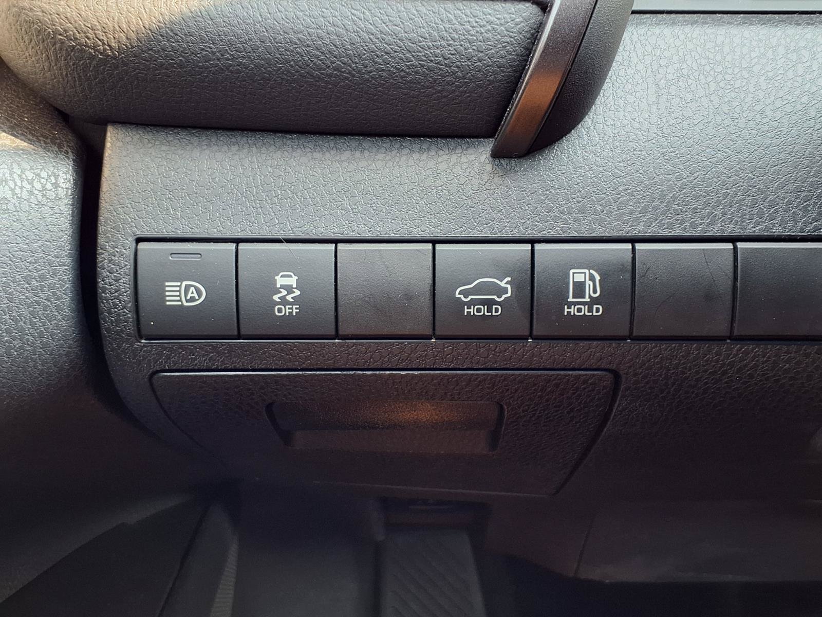 Used 2023 Toyota Camry XSE FWD image 9
