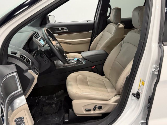 Used 2018 Ford Explorer Limited w/ Equipment Group 301A FWD image 10
