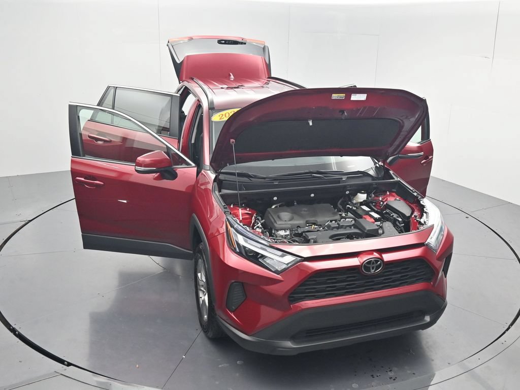 Used 2025 Toyota RAV4 XLE AWD/4WD image 60