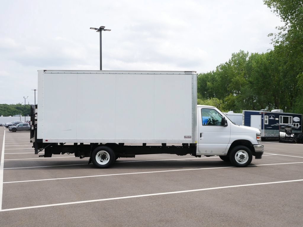 Used 2024 Ford E-450 and Econoline 450 Super Duty w/ Power Windows & Locks Group RWD image 4