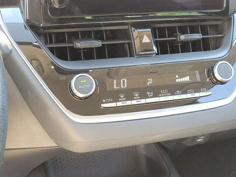 Used 2025 Toyota Corolla LE image 15