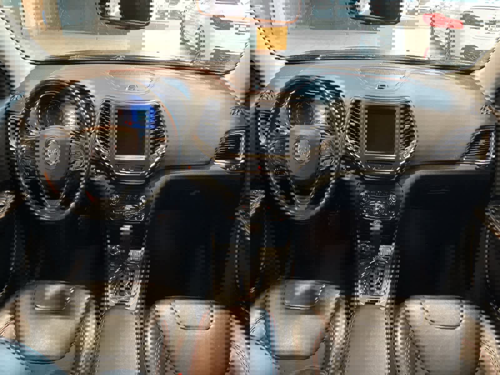 Used 2021 Jeep Cherokee Trailhawk w/ Comfort & Convenience Group image 23