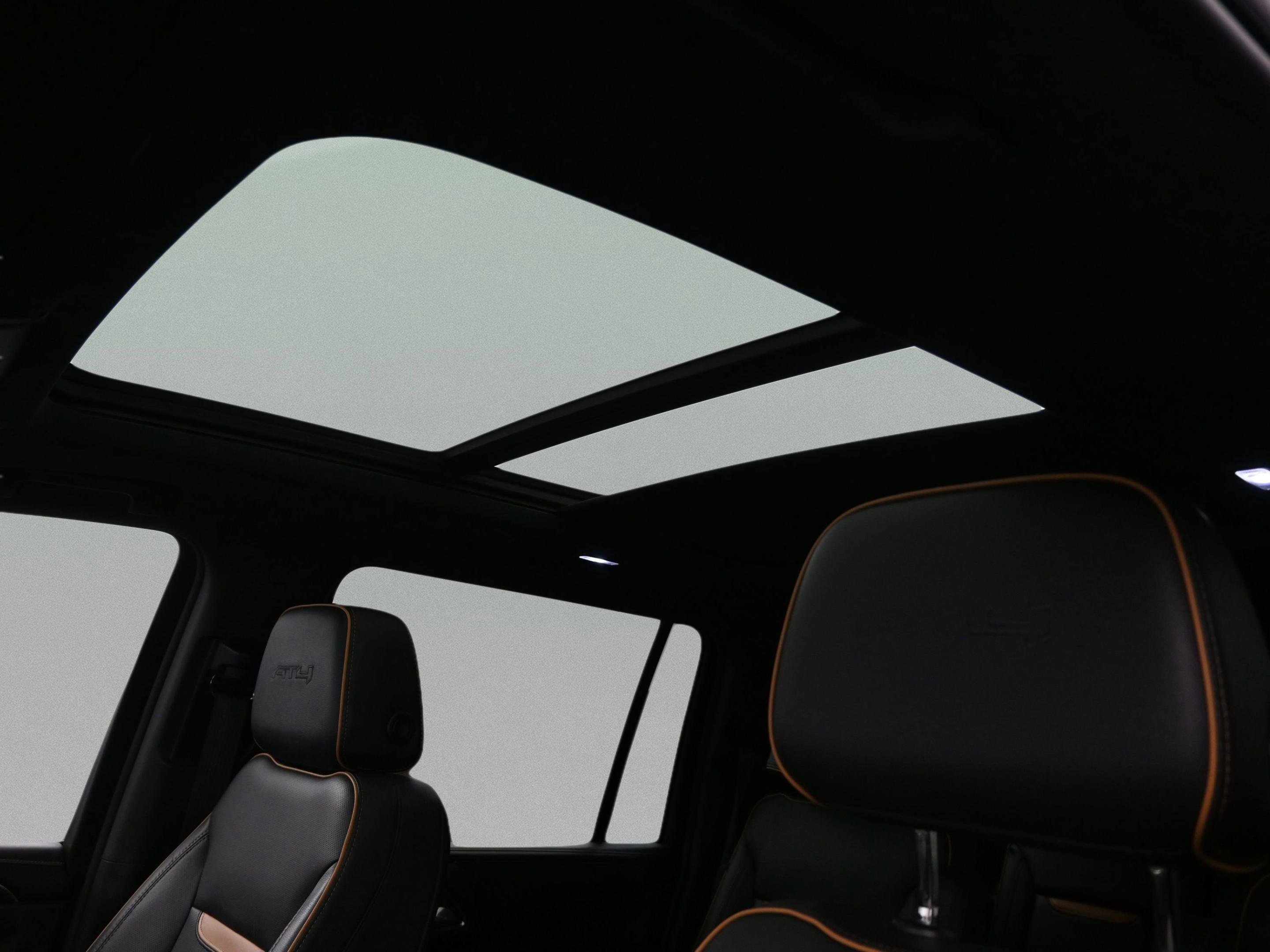 Used 2022 GMC Yukon XL AT4 image 46