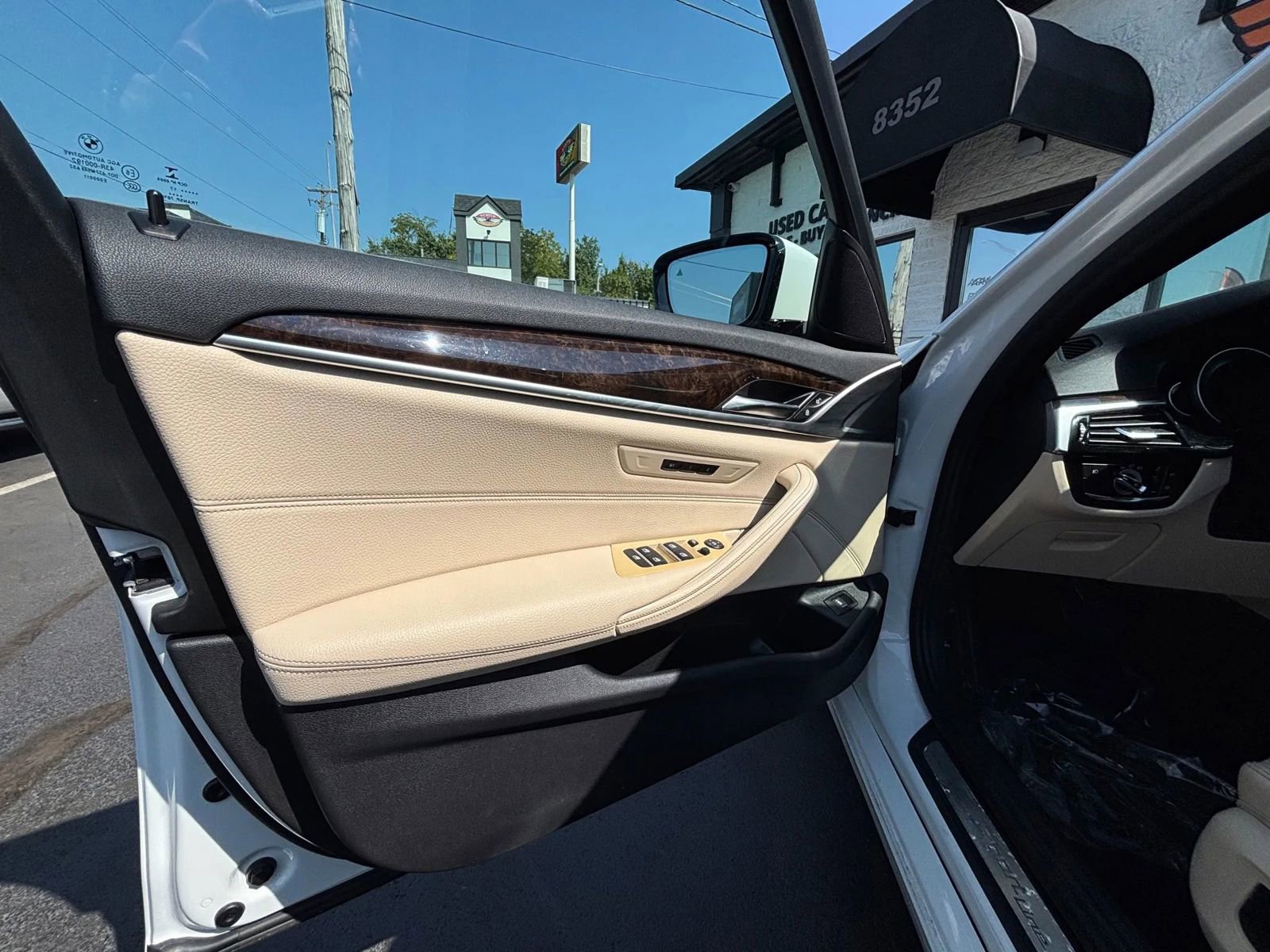 Used 2018 BMW 540i xDrive image 17