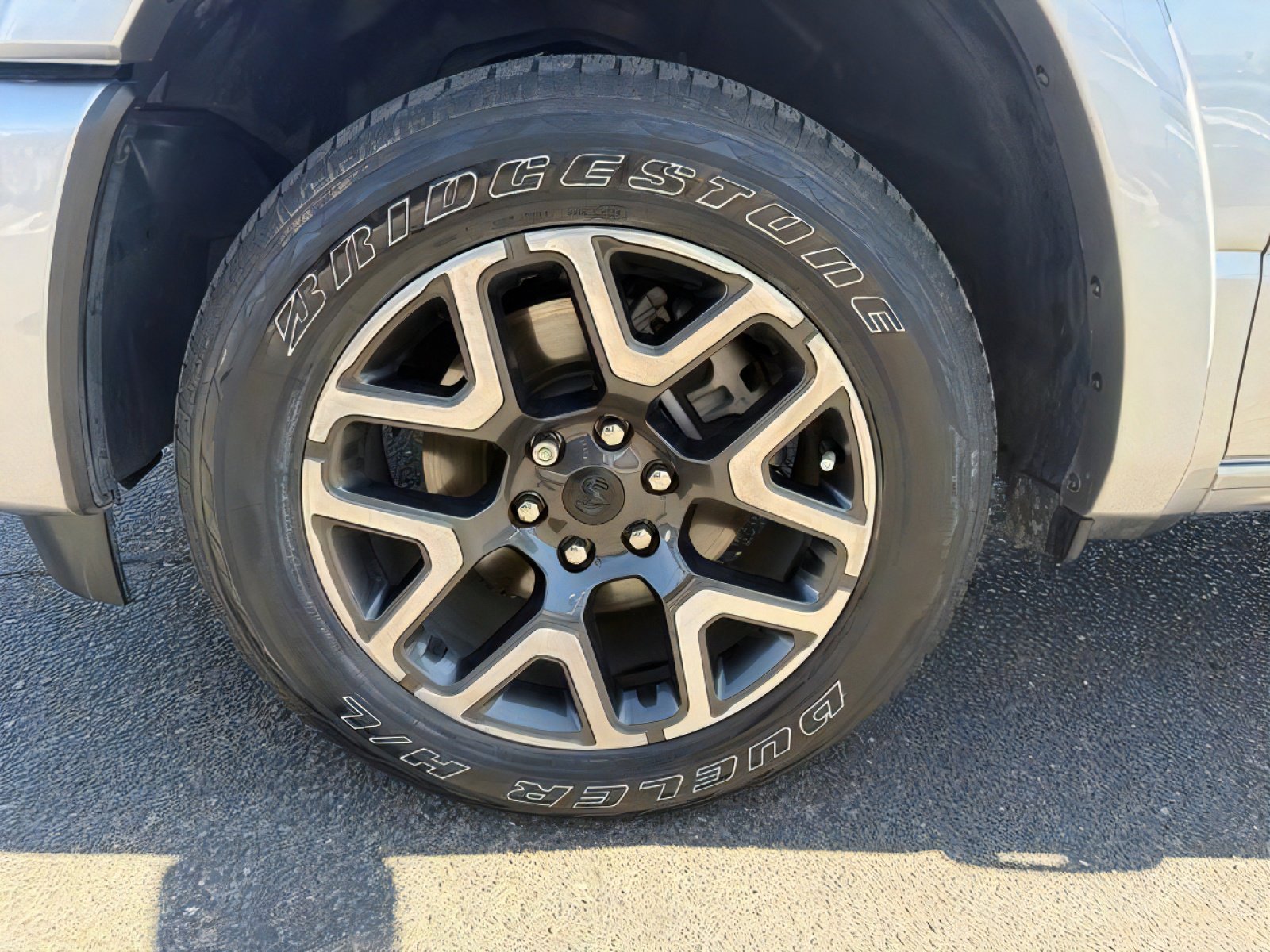 Used 2025 RAM 1500 Laramie w/ Sport Appearance Package AWD/4WD image 9