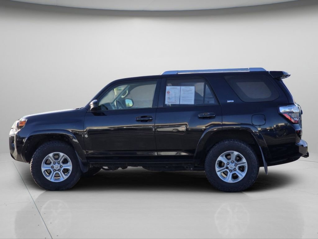 Used 2018 Toyota 4Runner SR5 AWD/4WD image 18