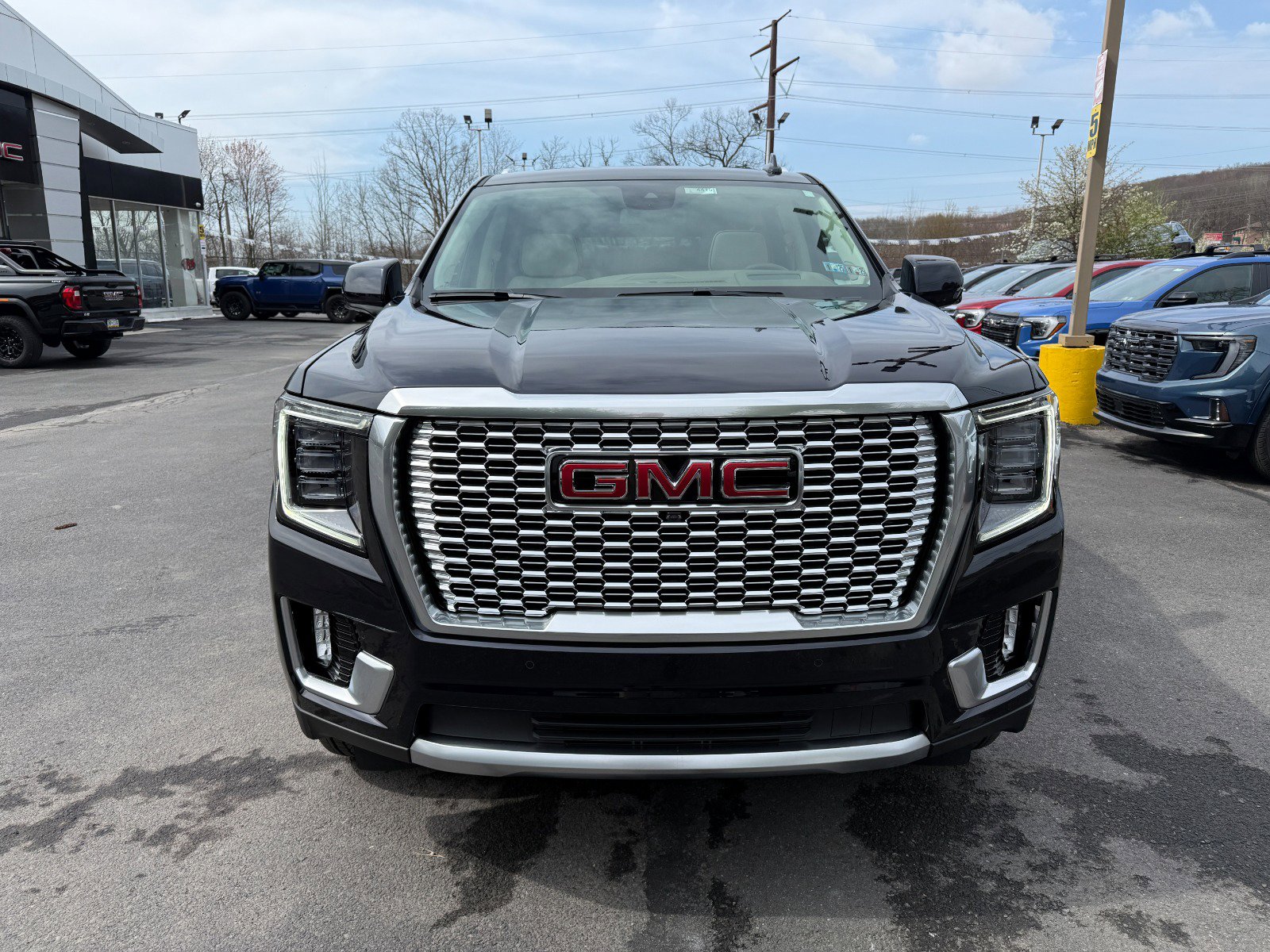 Used 2024 GMC Yukon Denali AWD/4WD image 8