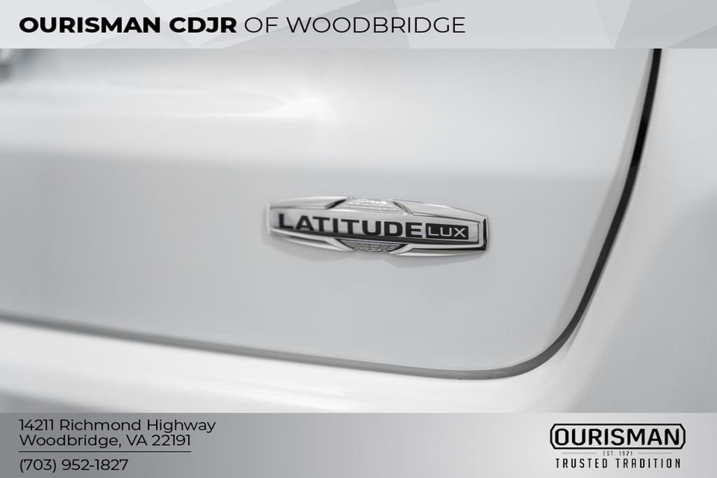 Certified 2024 Jeep Compass Latitude w/ Sun and Sound Group image 9