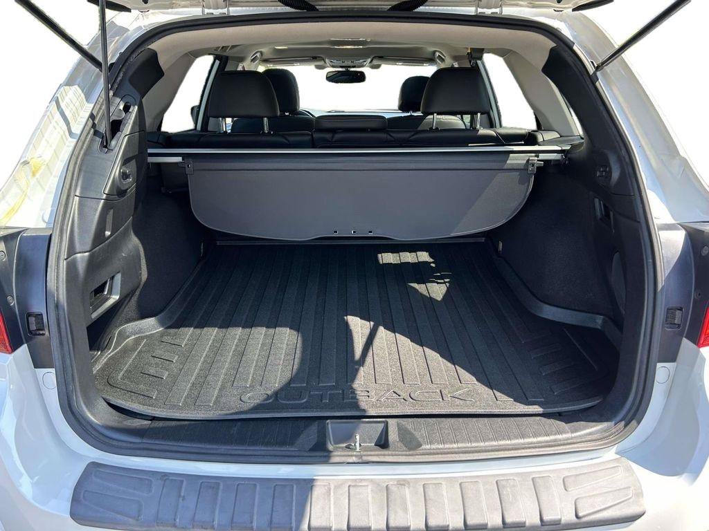 Used 2016 Subaru Outback 2.5i Limited AWD/4WD image 8