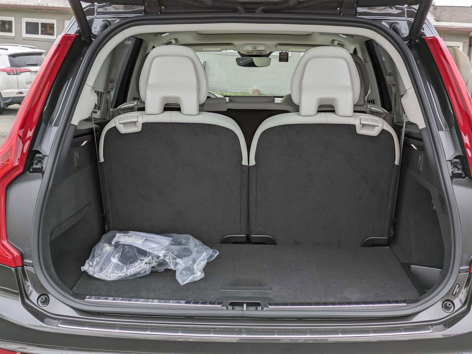 New 2024 Volvo XC90 T8 Plus image 39