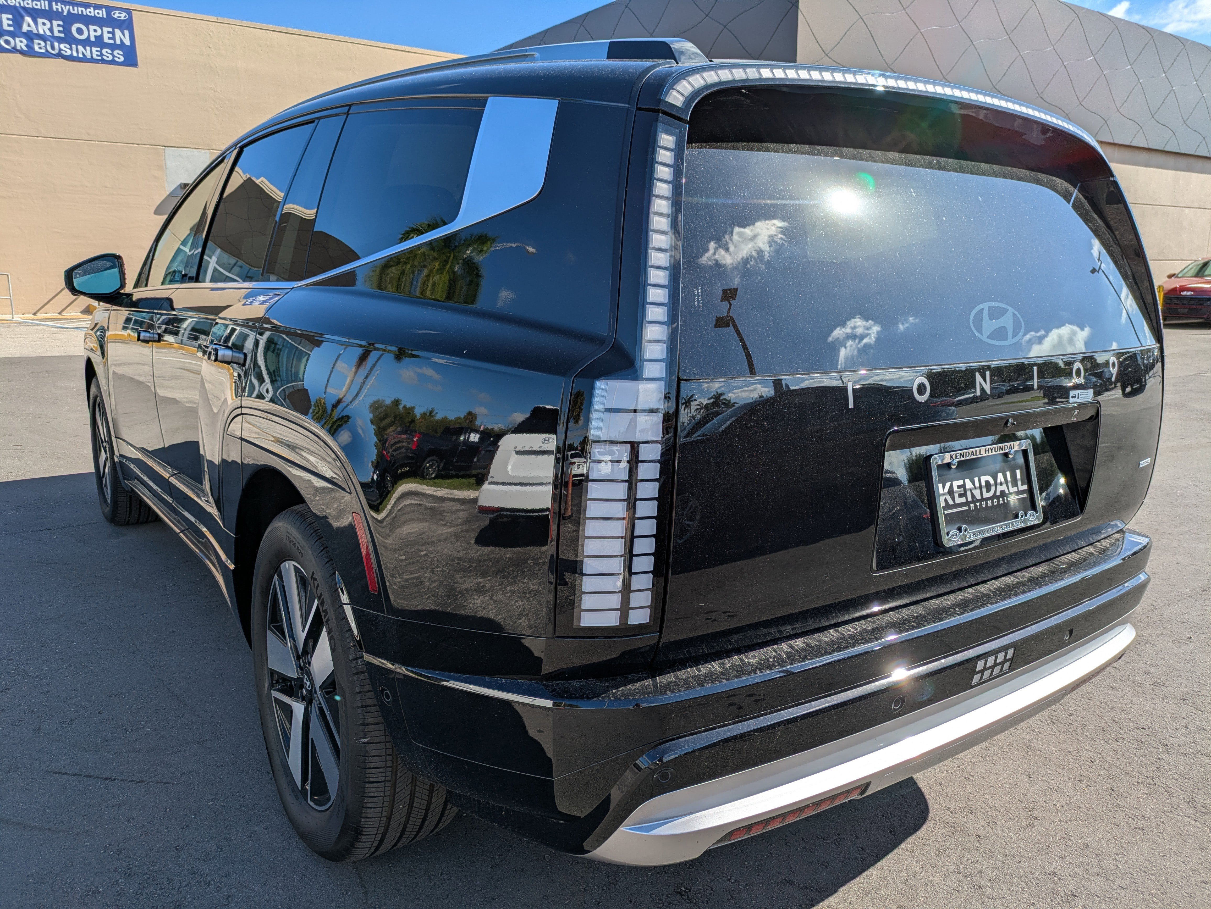 New 2026 Hyundai Ioniq 9 SEL image 6