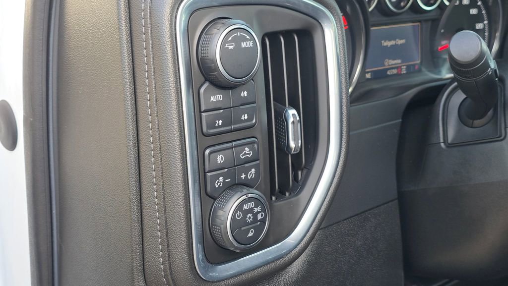 Used 2020 Chevrolet Silverado 2500 LTZ w/ LTZ Plus Package image 61