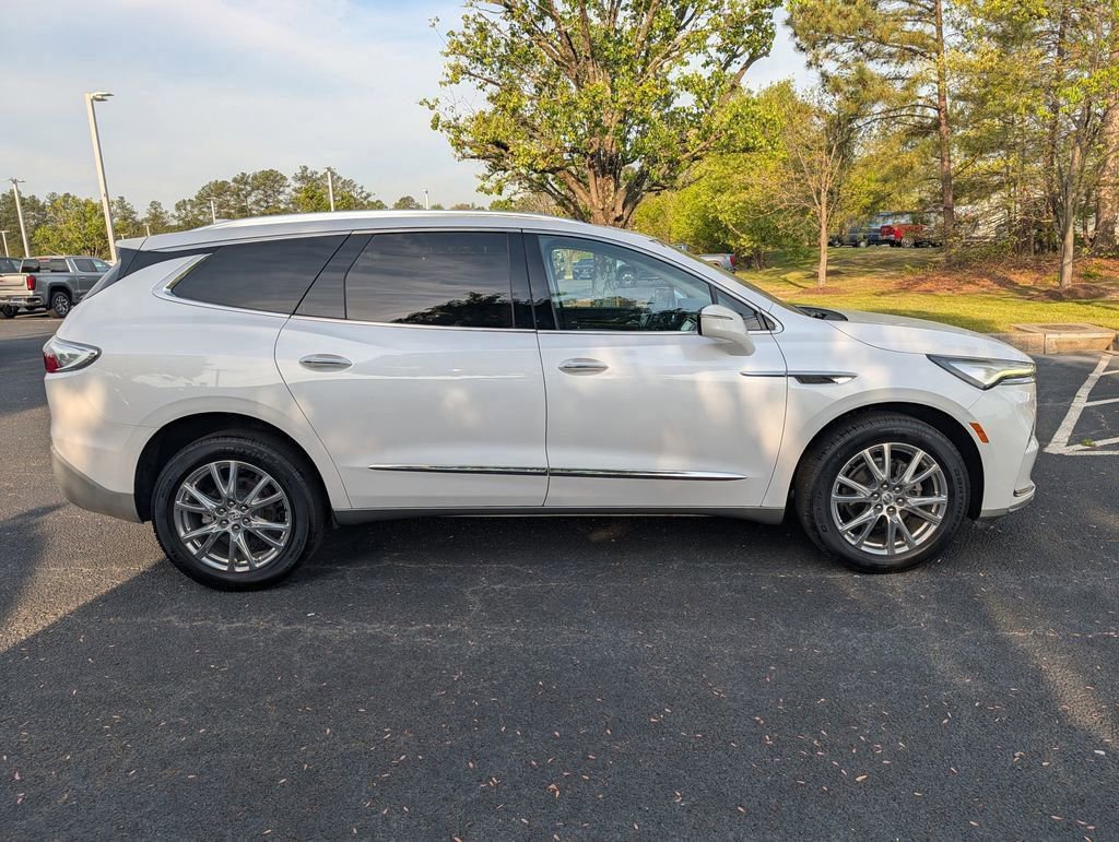 Used 2023 Buick Enclave Essence w/ Experience Buick Package image 9