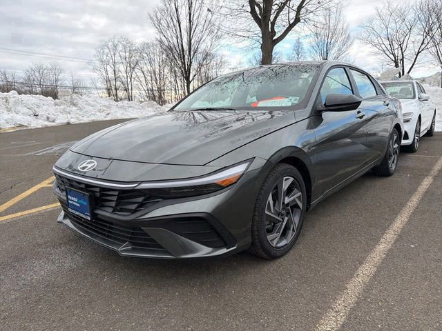 Used 2025 Hyundai Elantra Sport image 1