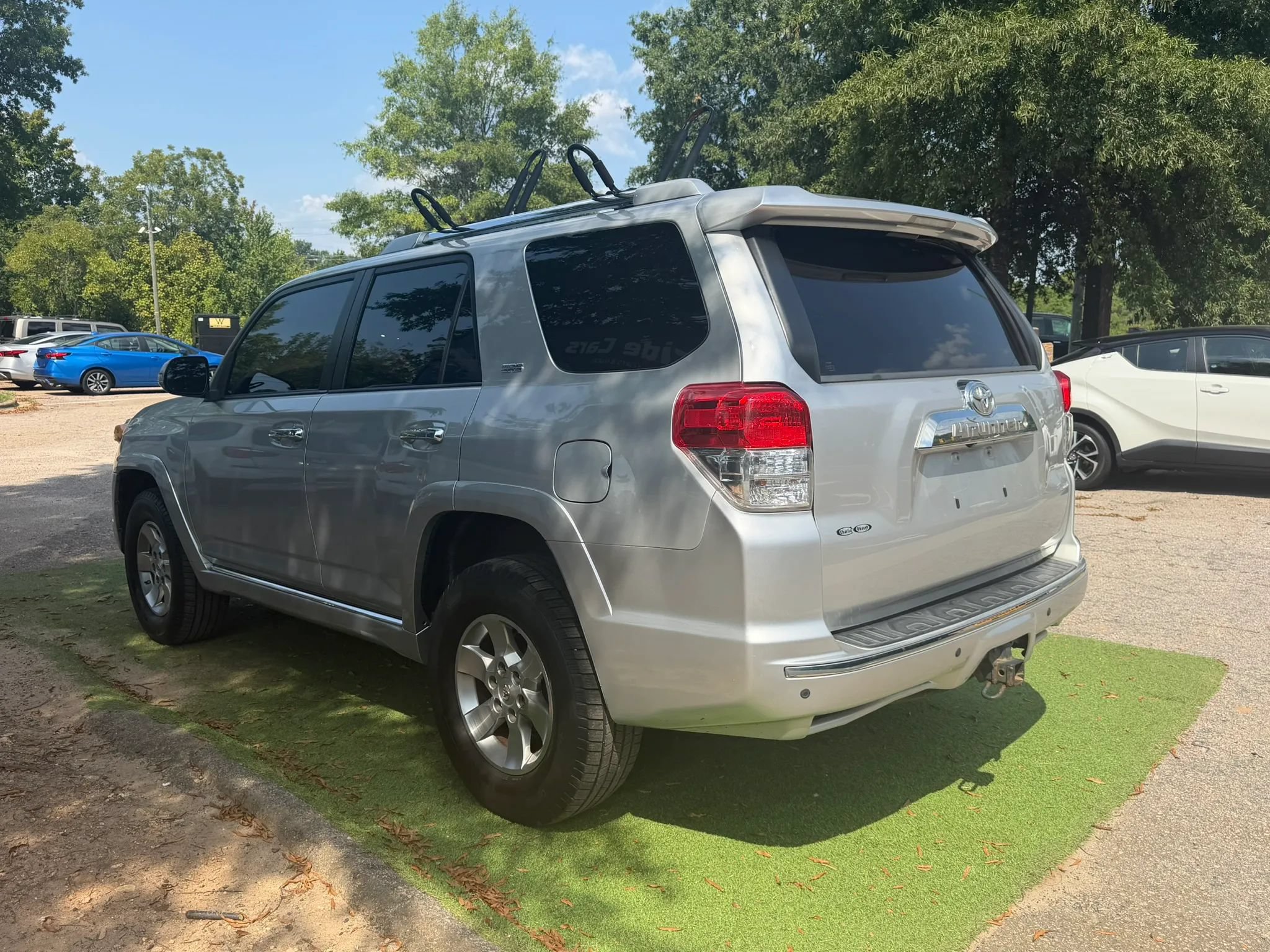 Used 2010 Toyota 4Runner SR5 AWD/4WD image 4