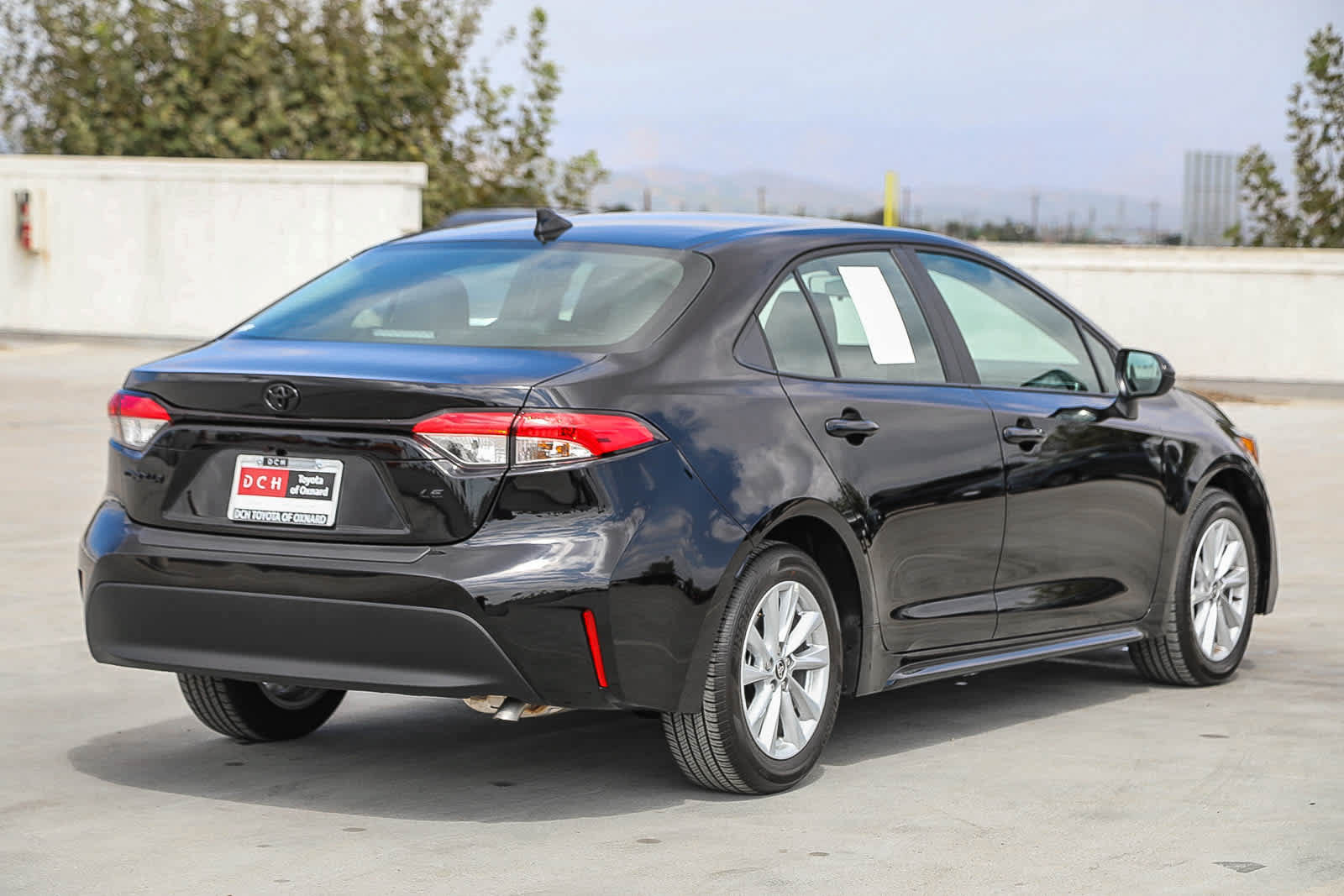 Used 2026 Toyota Corolla LE w/ LE Premium Package FWD image 5
