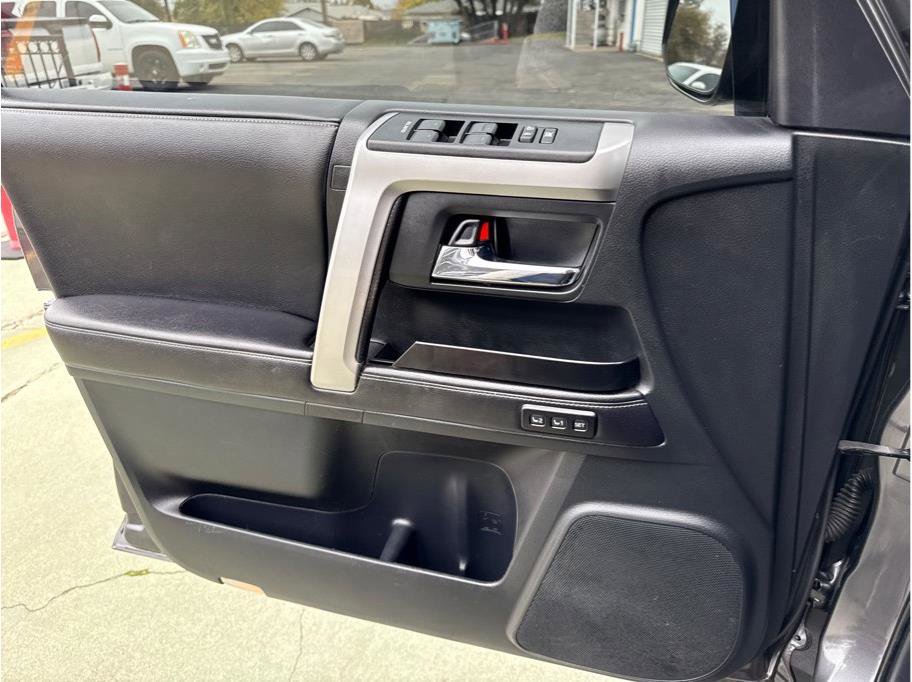 Used 2016 Toyota 4Runner Limited AWD/4WD image 35