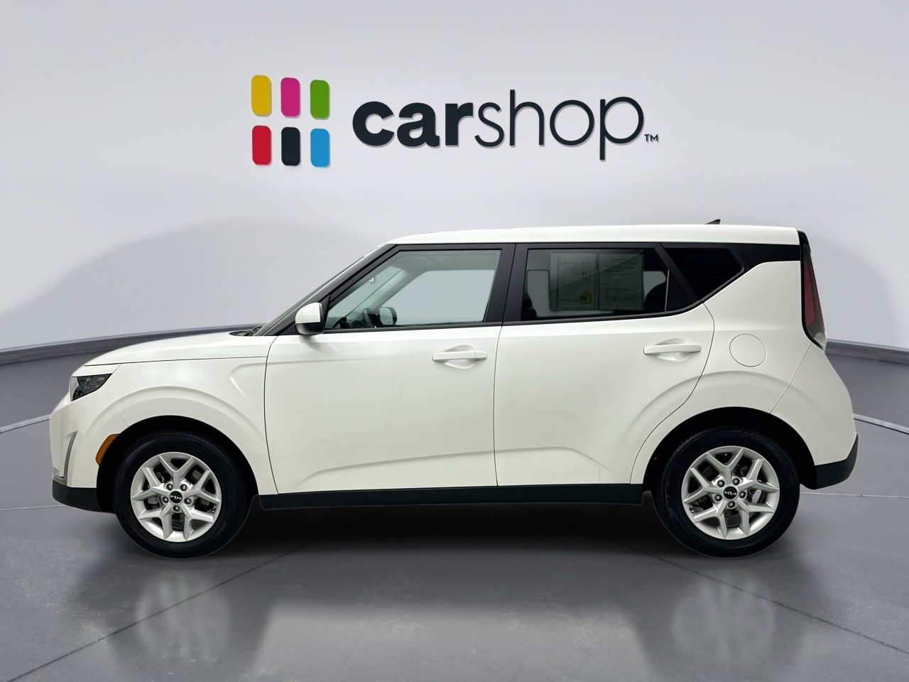 Used 2023 Kia Soul LX w/ LX Technology Package FWD image 2
