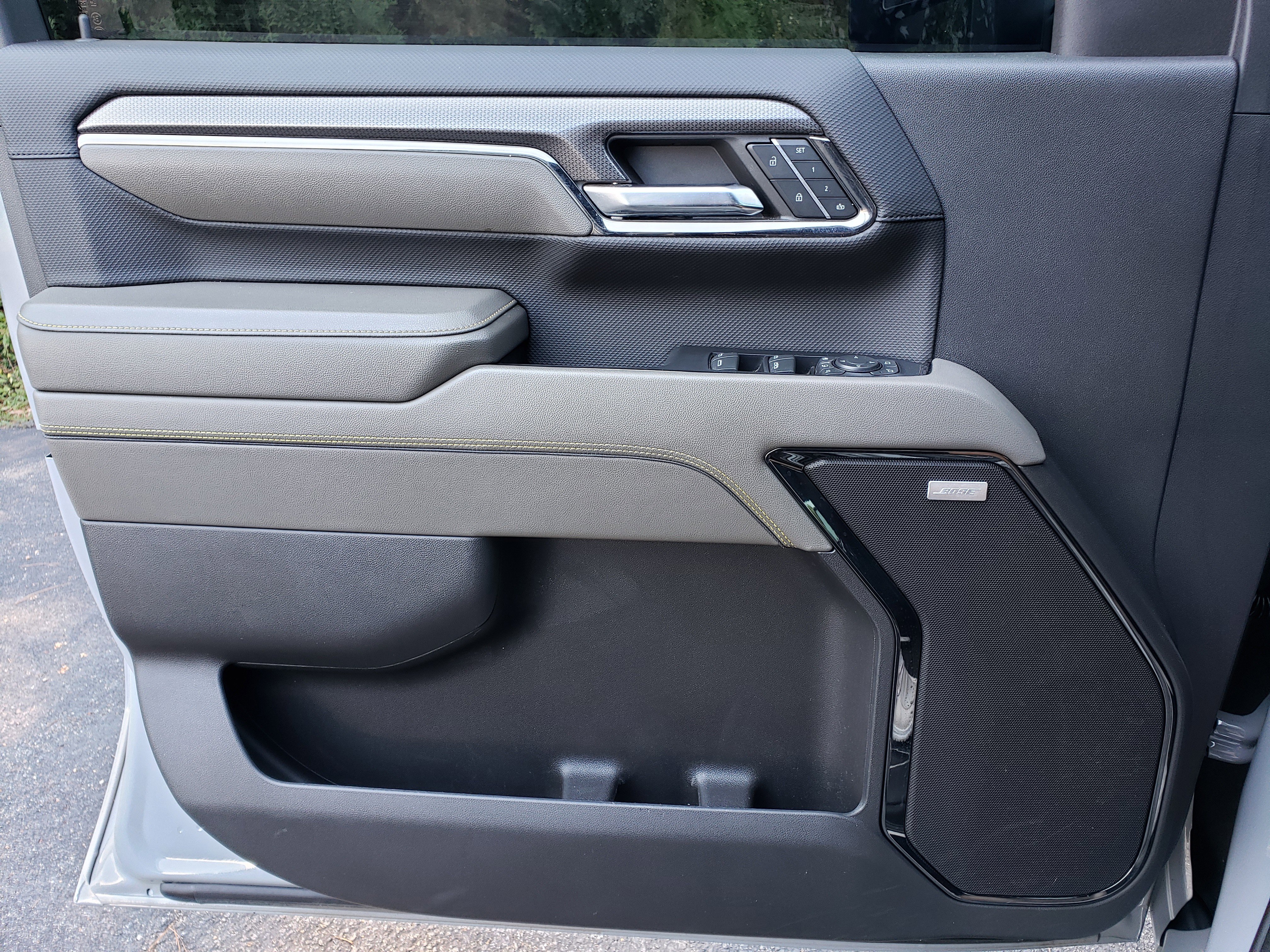 Used 2024 Chevrolet Silverado 2500 ZR2 w/ Technology Package image 13