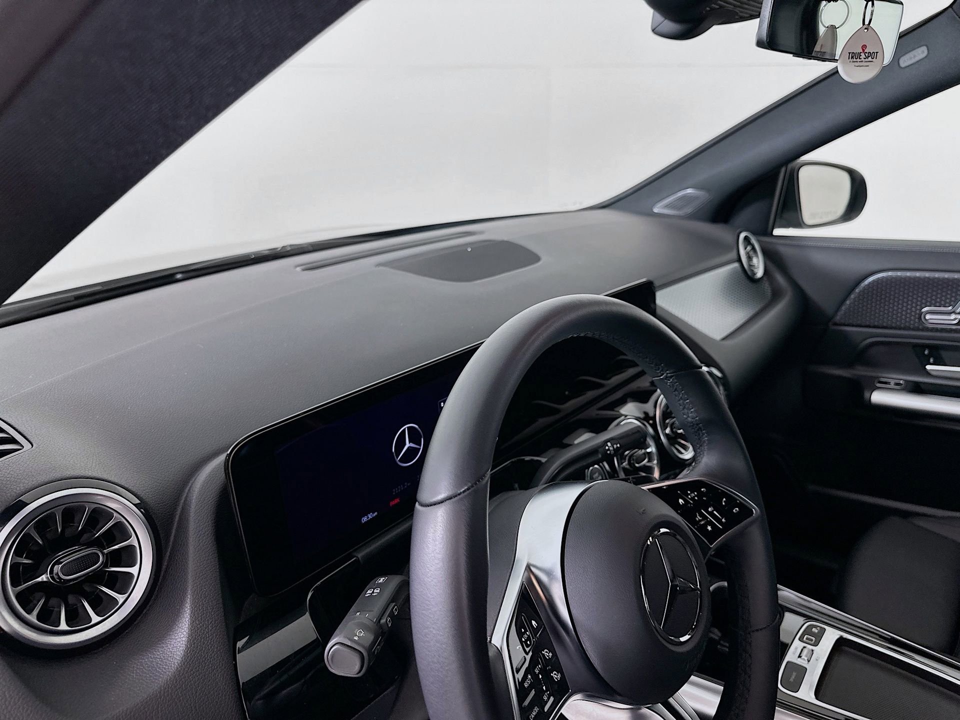 Certified 2025 Mercedes-Benz GLA 250 image 10